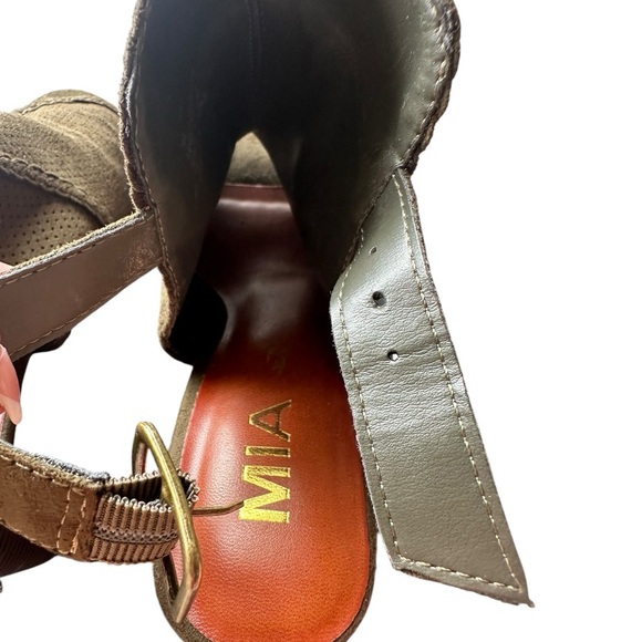 mia green and brown ankle bootie heels new in box - Picture 4 of 5